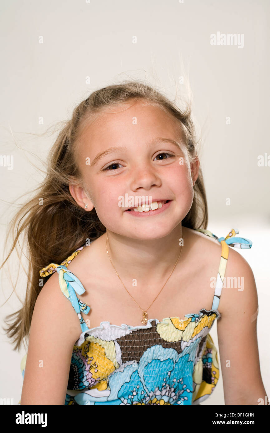 Porträt eines lächelnden Mädchens. Stockfoto