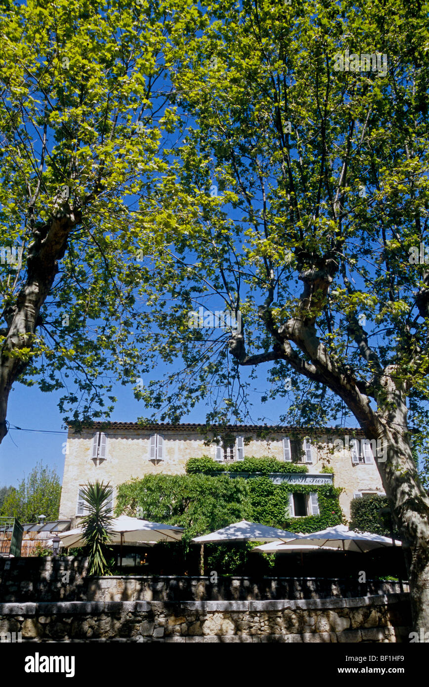 Das mediterrane Dorf Le Rouret in der Nähe von Cannes Stockfoto