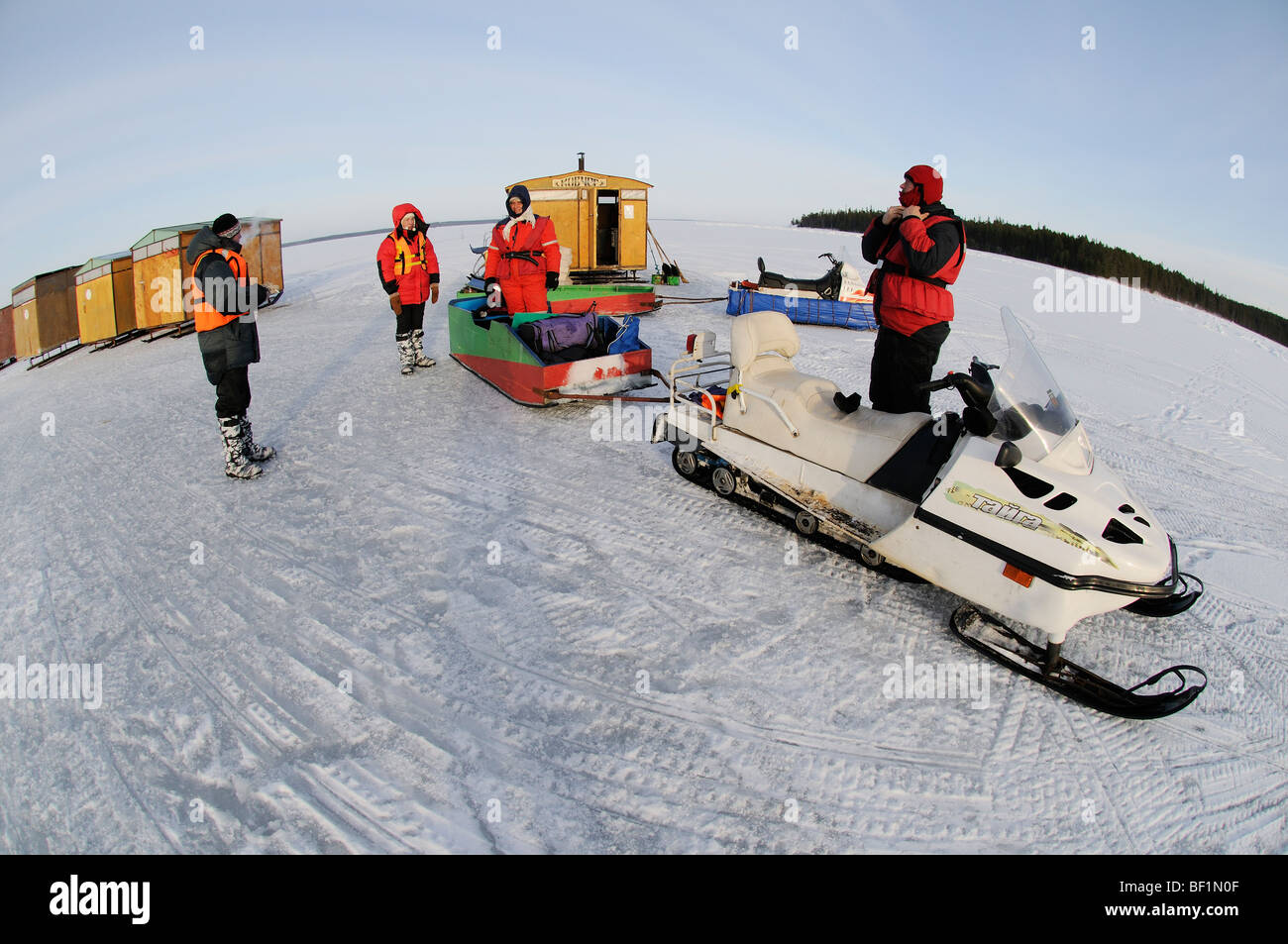 Icecamp und Ski-Doo, weißes Meer, Russland Stockfoto