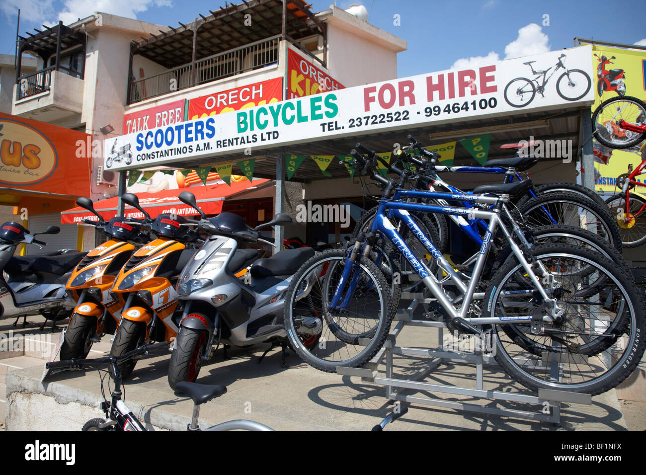 Fahrrad und Roller mieten Vermietung shop Ayia Napa, Republik Zypern  Stockfotografie - Alamy