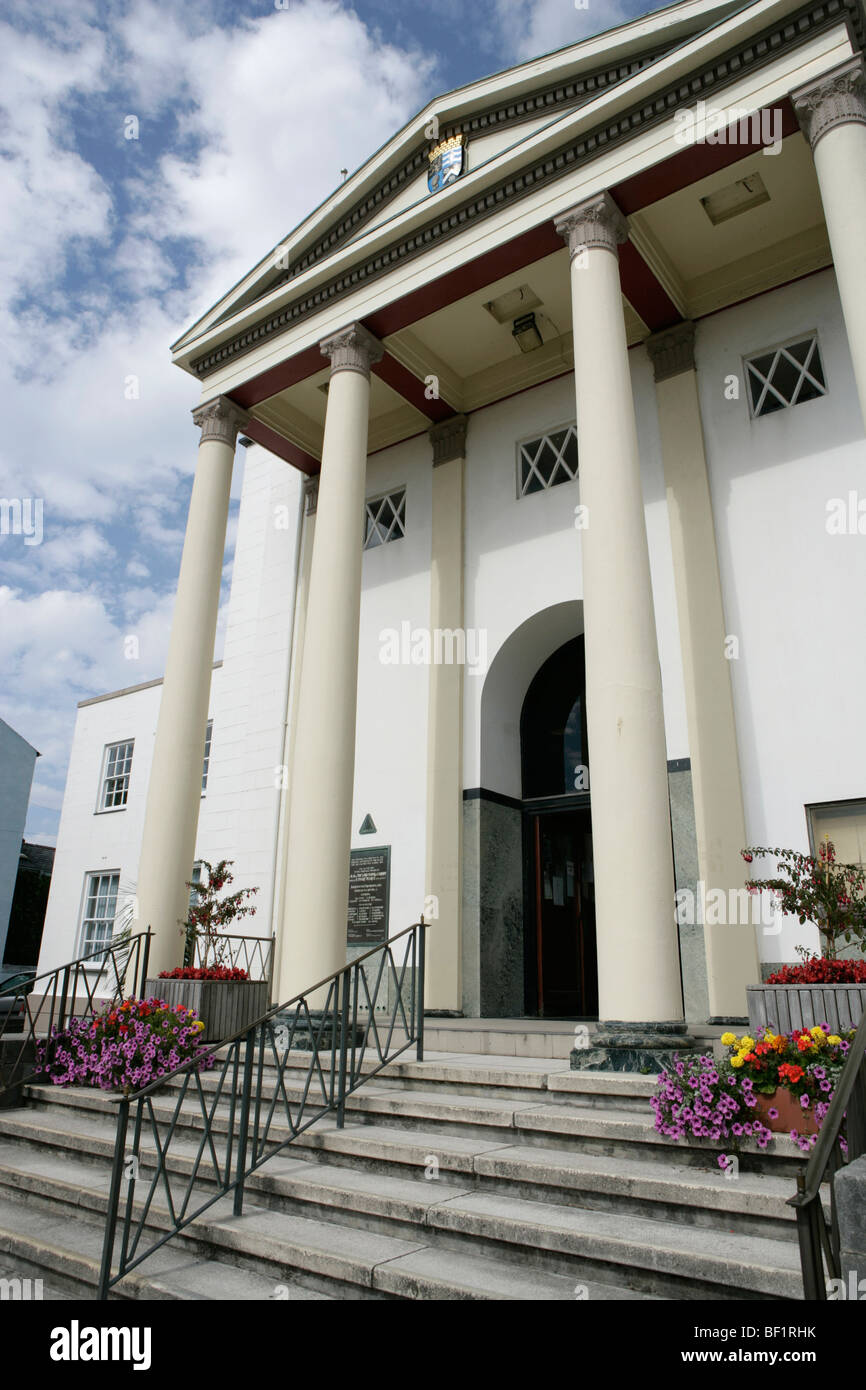 Stadt von Aberystwyth, Wales. Der Portikus-Eingang zum Aberystwyth Rathaus. Stockfoto