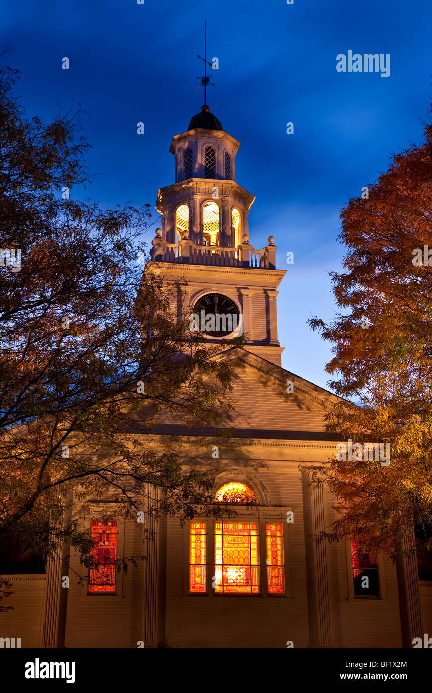 First Congregational Church in der Abenddämmerung, Woodstock Vermont USA Stockfoto