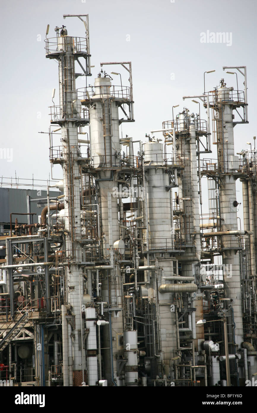 Manchester Ship Canal, England. Nahaufnahme der Shell Stanlow Ölraffinerie. Stockfoto
