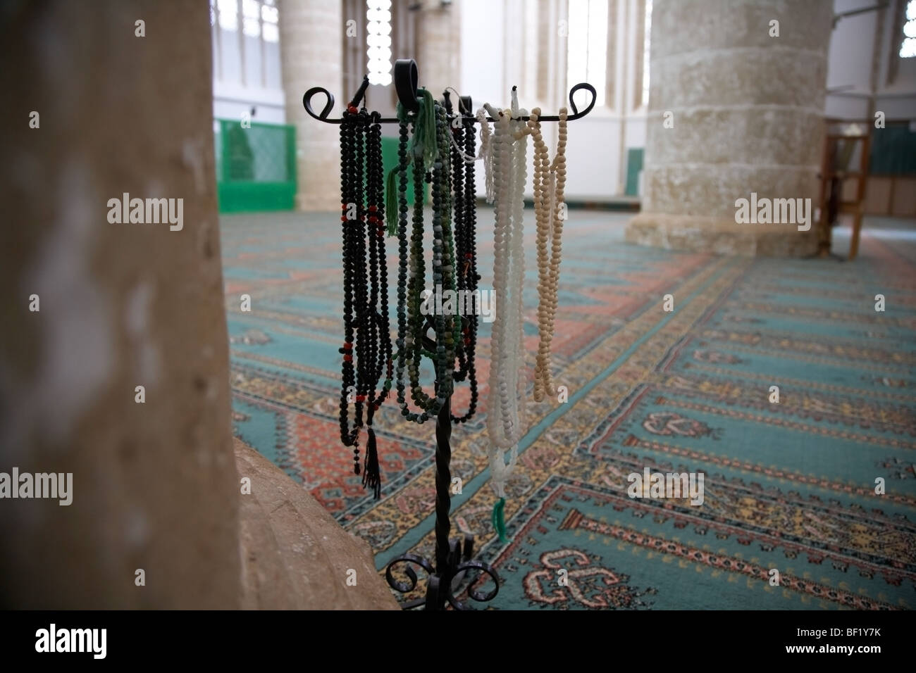 Subha Tasbih Tasbih Gebetskette hängen in der Lala Mustafa Pasha Moschee früher St Nicolas dann saint Sophia Kathedrale Stockfoto