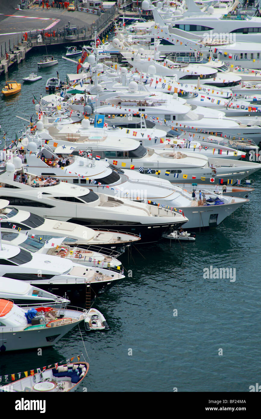 Die Monaco Yacht in der marina Stockfoto