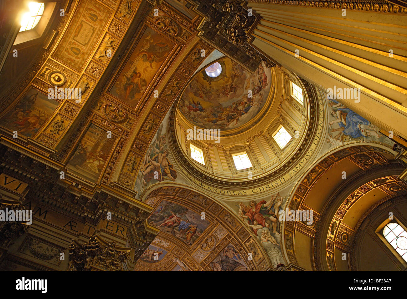 Innenansicht der Kirche S. Andrea della Valle, Blick auf die Decke, Rom, Italien, Europa Stockfoto