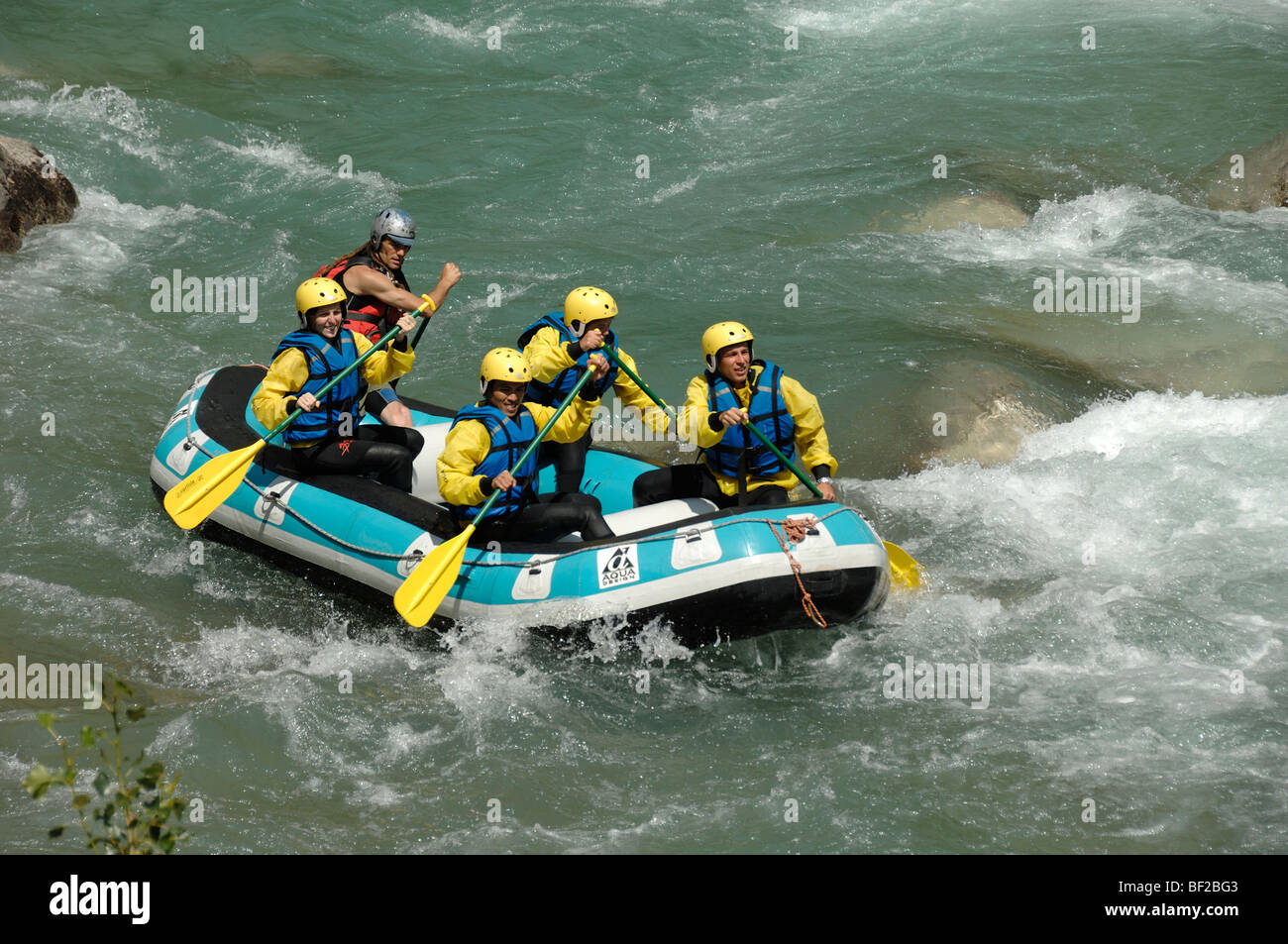 Whitewater River Rafting in den Gorges du Verdon oder die Verdon-Schlucht Alpes-de-Haute-Provence Frankreich Stockfoto