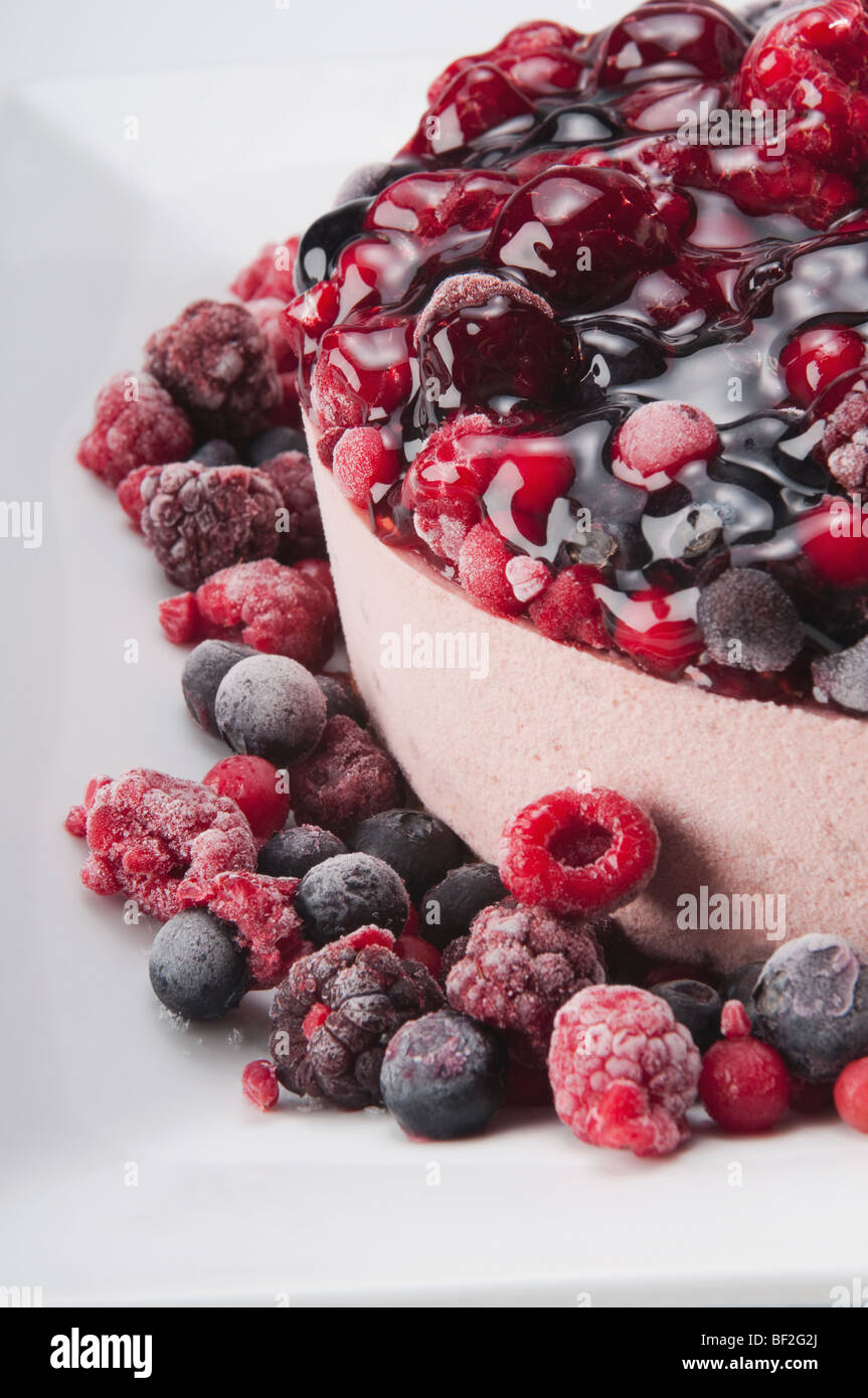 Nahaufnahme einer sortierten Beeren-Mousse Stockfoto
