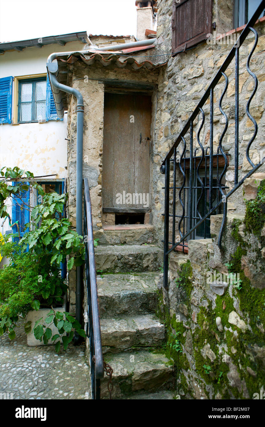 Roquebrune-Cap-Martinc Alpes-Maritimes Dorf südlich von Frankreich Frfench d ' Azur typische französische Dorf Verbündeten Wege Bögen und Pfade Stockfoto