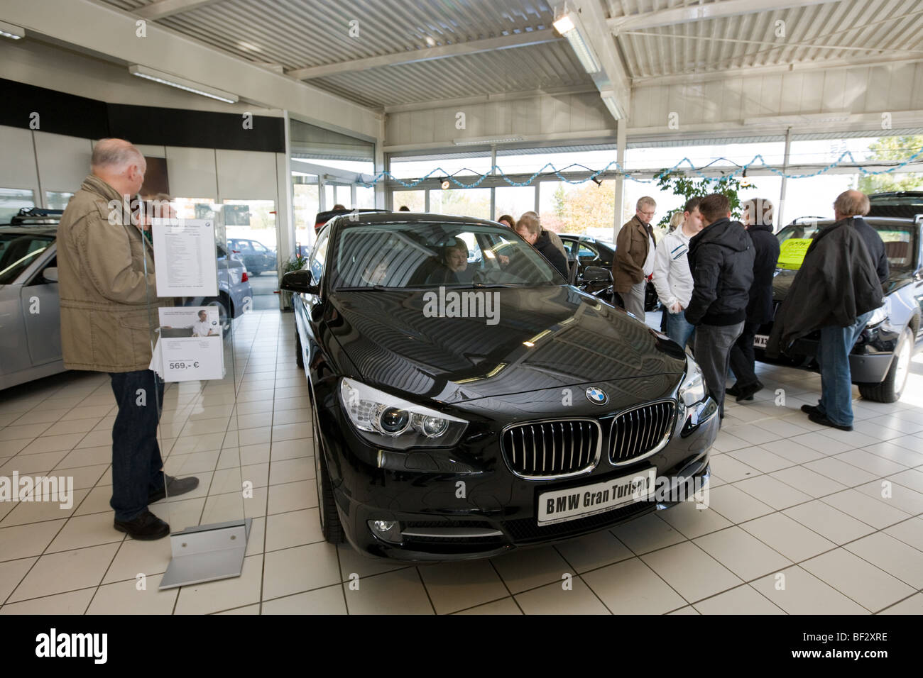BMW 5er Gran Turismo Präsentation bei deutschen Autohändler Stockfoto