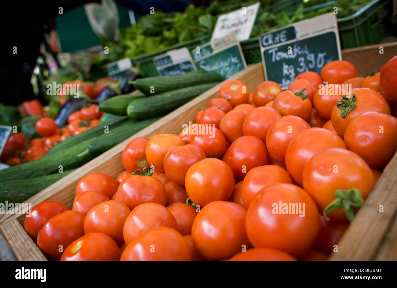 Gemüse auf einem Bauernmarkt. Stockfoto
