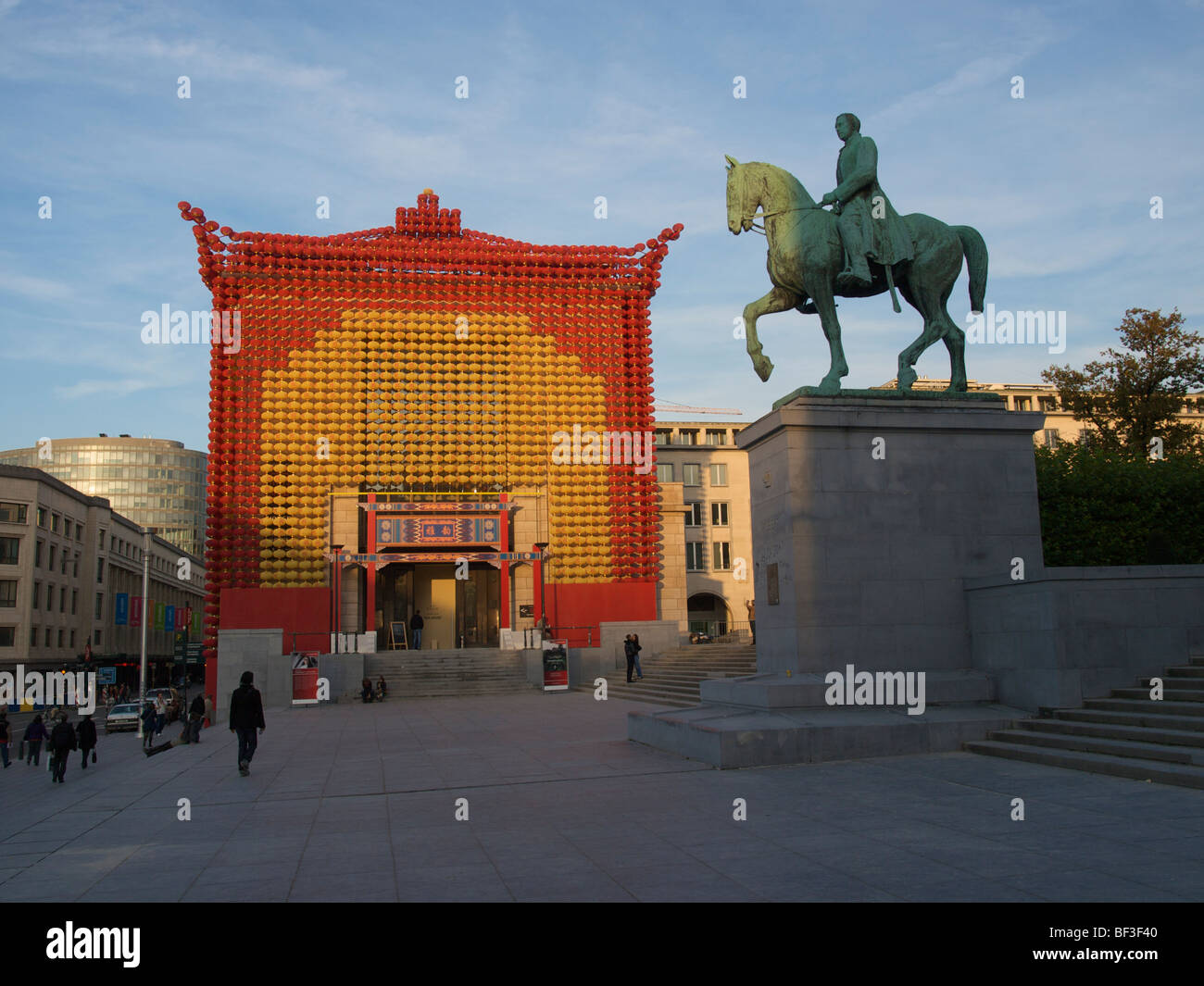 Europalia China Pavillion Museumsbau verwandelt, mit Hunderten von chinesischen Laternen, Mont des Arts, Brüssel, Belgien Stockfoto
