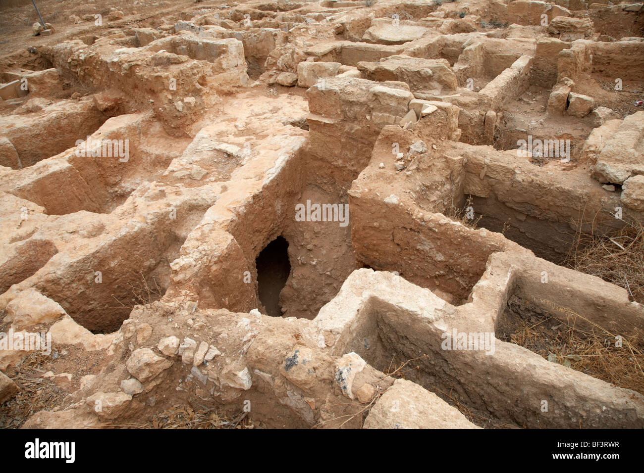 Ausgrabungen der frühen Kirche und Gräber in St. Barnabas Kirche nahe Famagusta Türkische Republik Nordzypern trnc Stockfoto