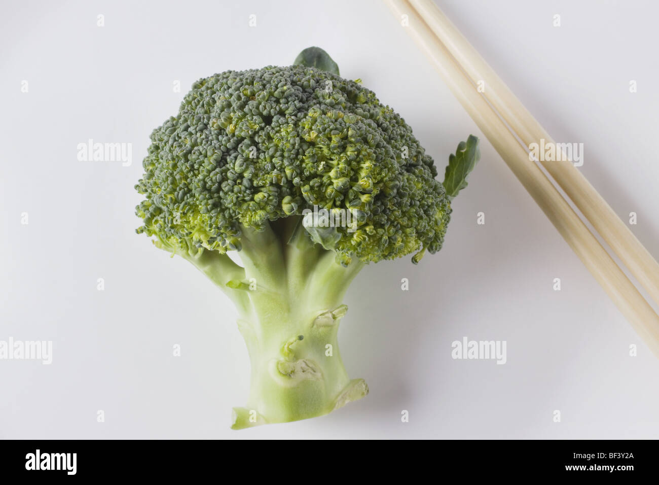 Nahaufnahme von Brokkoli mit Stäbchen Stockfoto