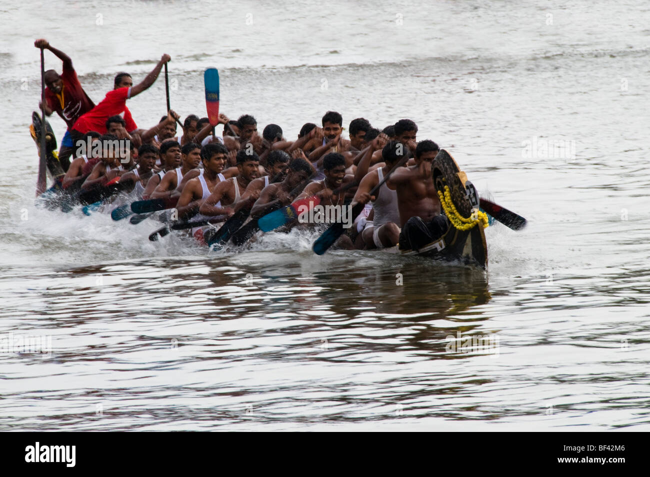 Bootsrennen während Onam feiern in Kerala, Indien Stockfoto