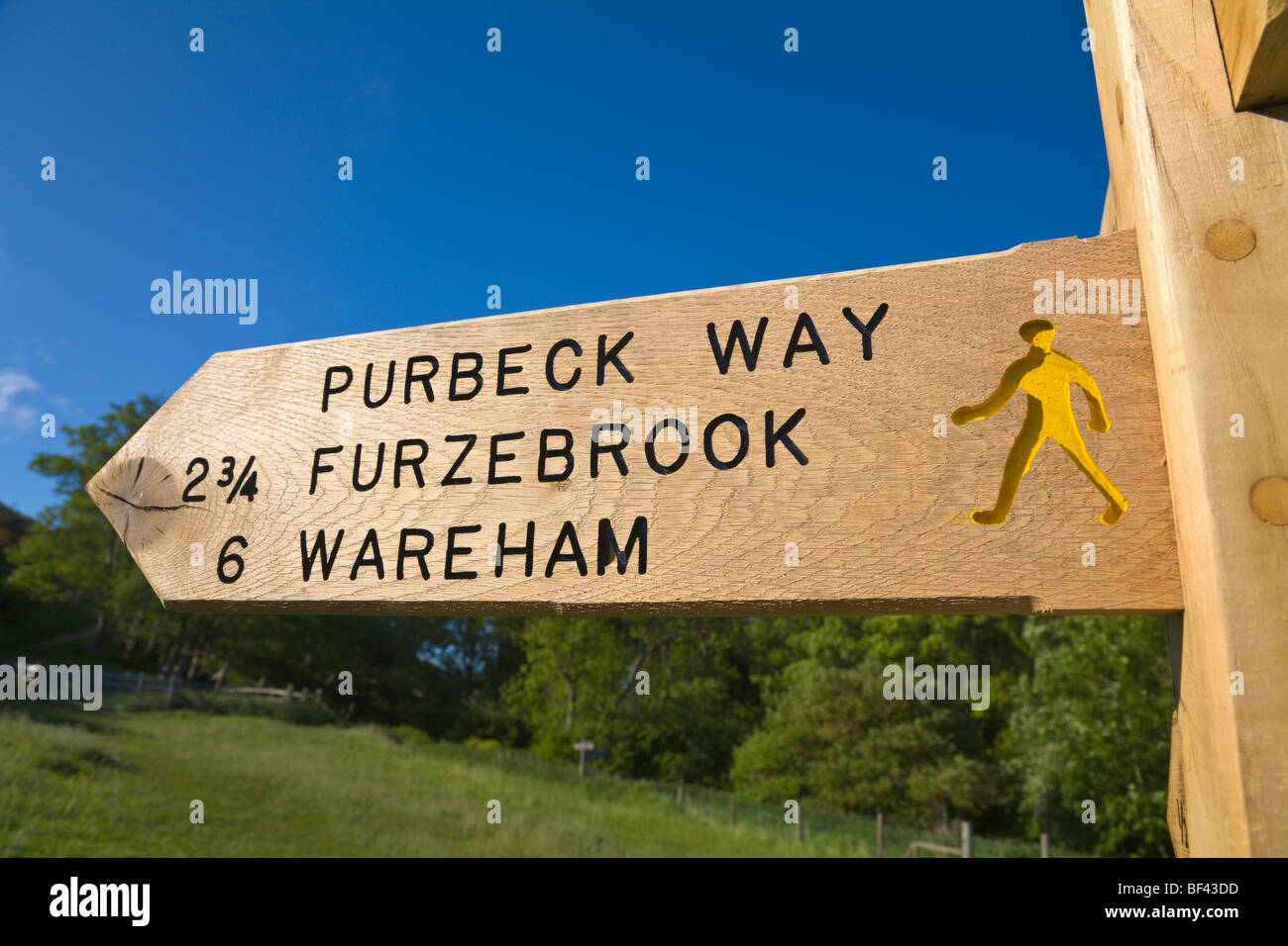 Wegweiser für die Purbeck Weg Corfe Dorset-England Stockfoto