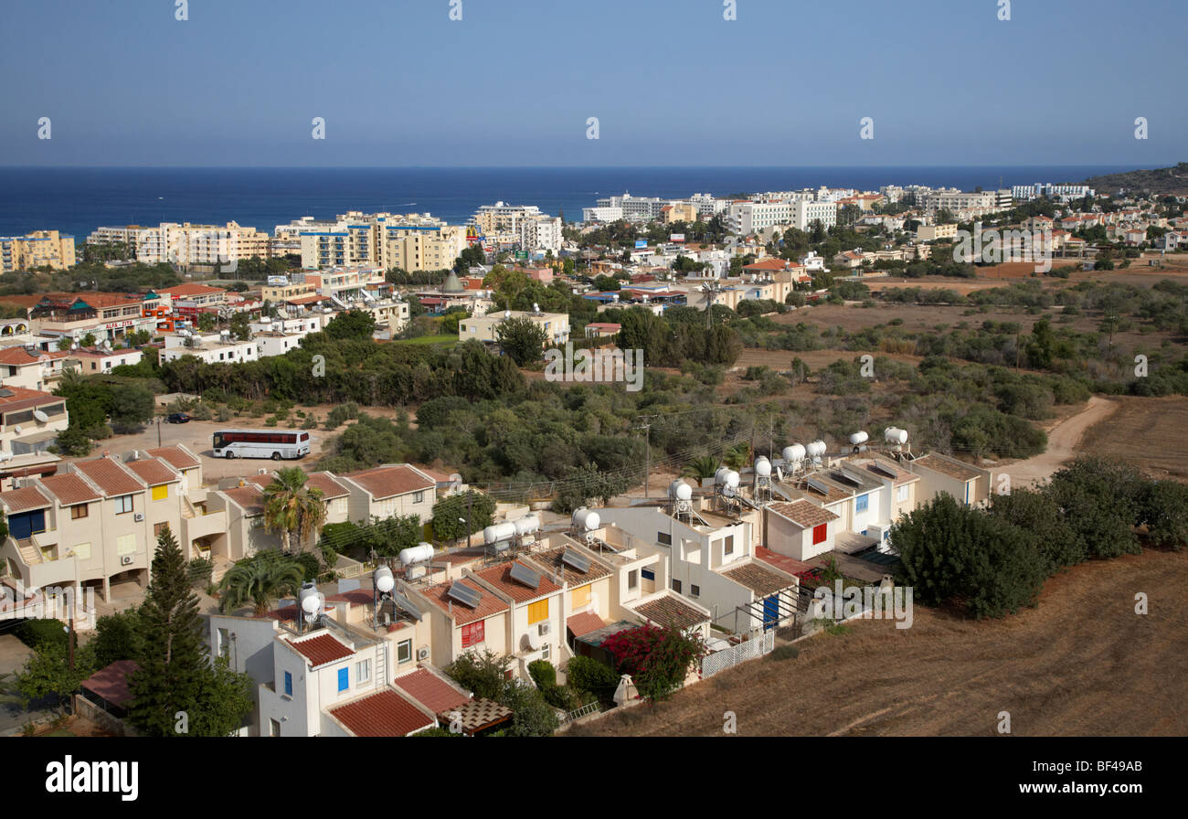 Luftaufnahme über Häuser und Wohnungen in Fig Tree Bay Protaras Zypern Europa Stockfoto