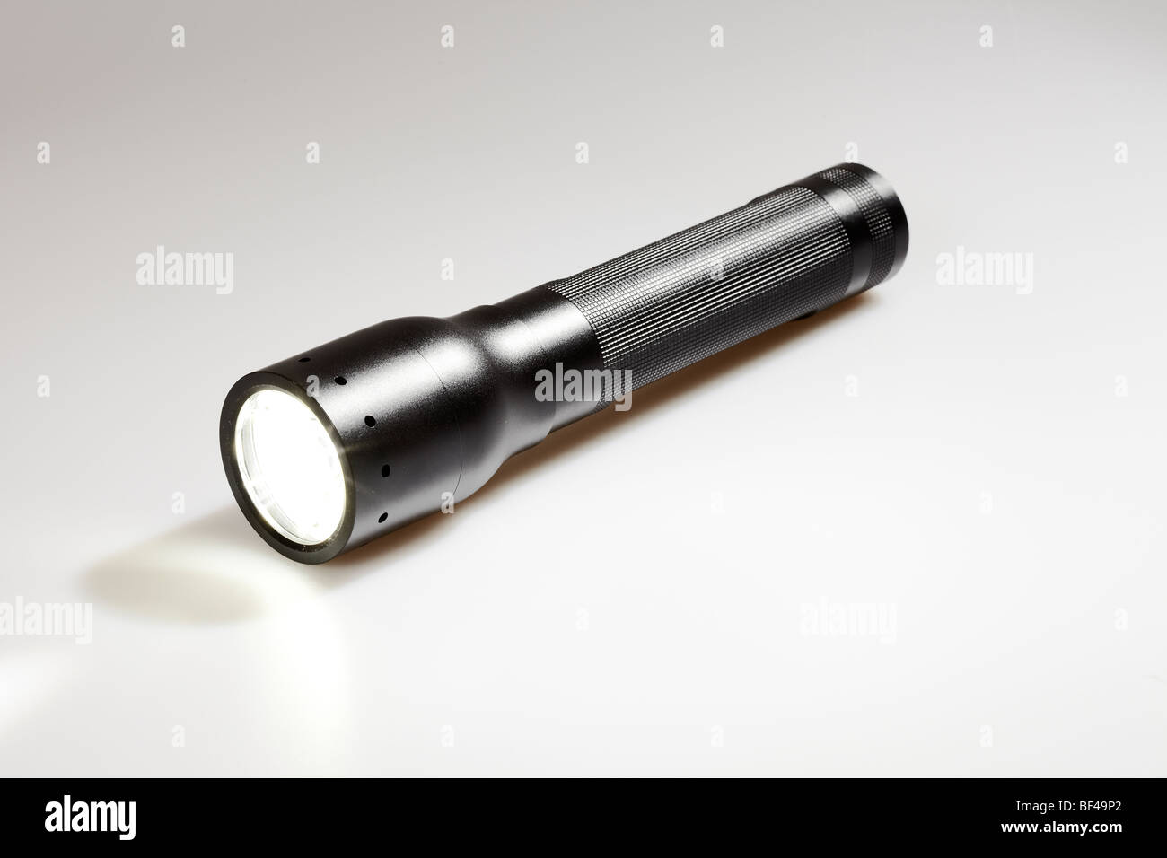 Moderne LED (Licht emittierende Diode) Taschenlampe Stockfoto