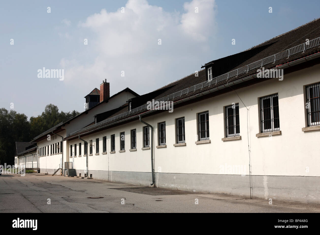 Das Hauptgebäude und das Museum an der KZ-Gedenkstätte Dachau-Standort in Deutschland Stockfoto