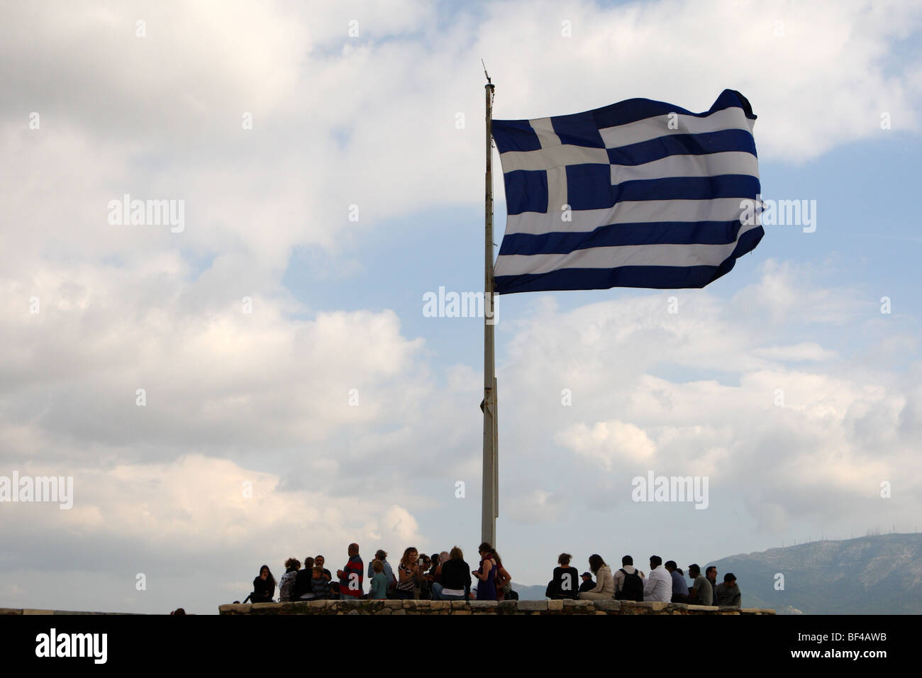 Griechische Flagge auf der Akropolis in Athen Griechenland Stockfoto