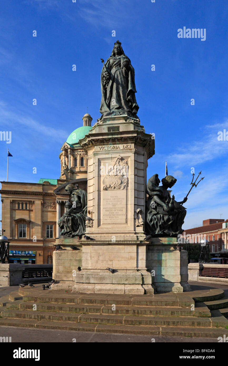Königin Victoria Statue, Queen Victoria Square, Kingston upon Hull, East Yorkshire, England, UK. Stockfoto