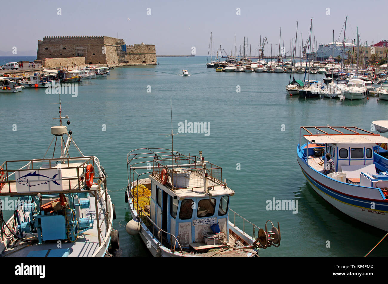 Koules Castle, venezianische Hafen, Yachten und Fischerboote, Heraklion oder Iraklion, Kreta, Griechenland, Europa Stockfoto