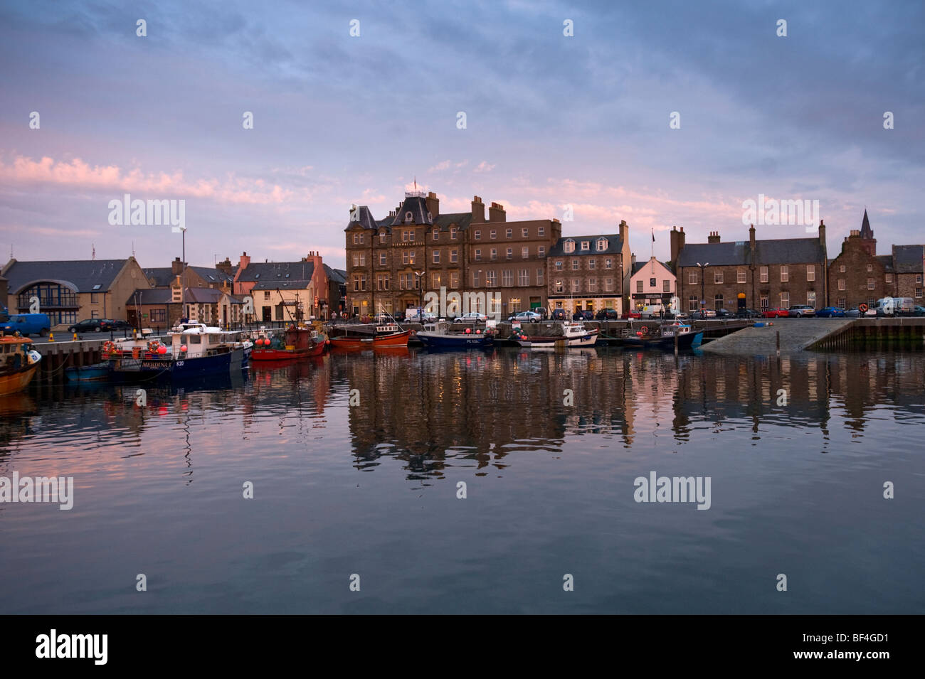 Hafen und Uferpromenade, Kirkwall, Orkney Inseln, Schottland