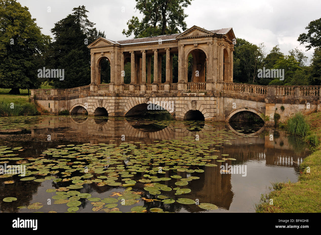 Palladin Brücke, Palladio-Brücke, aus dem 18. Jahrhundert, Stowe Gartenlandschaft, Stowe, Buckingham, Buckinghamshire, England, United Ki Stockfoto