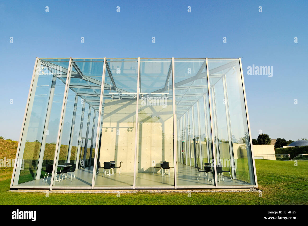 Glas, Bau, moderne Architektur, ehemalige Raketenbasis, Kunstmuseum, Langen Foundation, Architekt Tadao Ando, Hombroich, Stockfoto