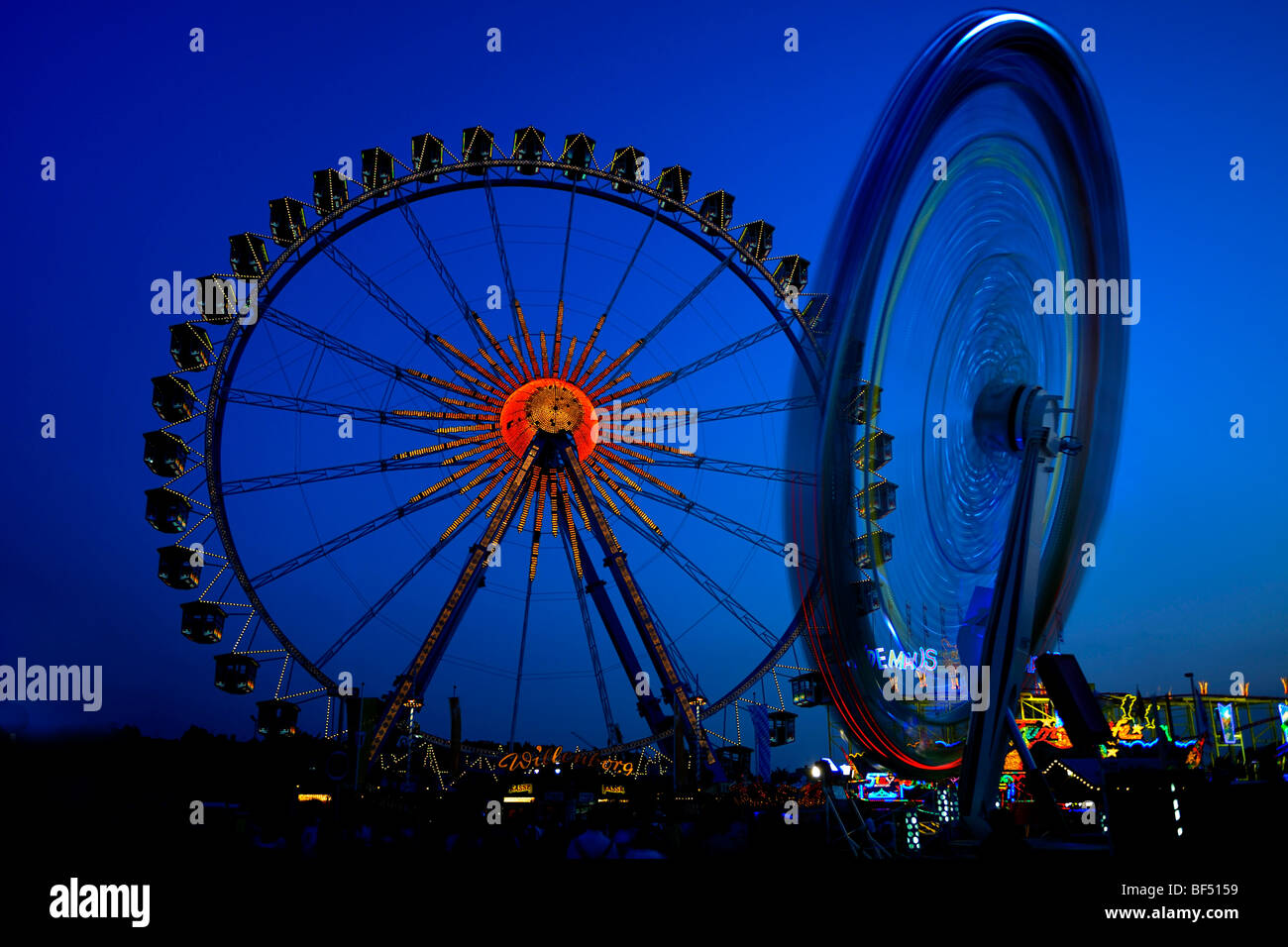 Karneval-Fahrten am Oktoberfest, München, Bayern, Deutschland, Europa Stockfoto