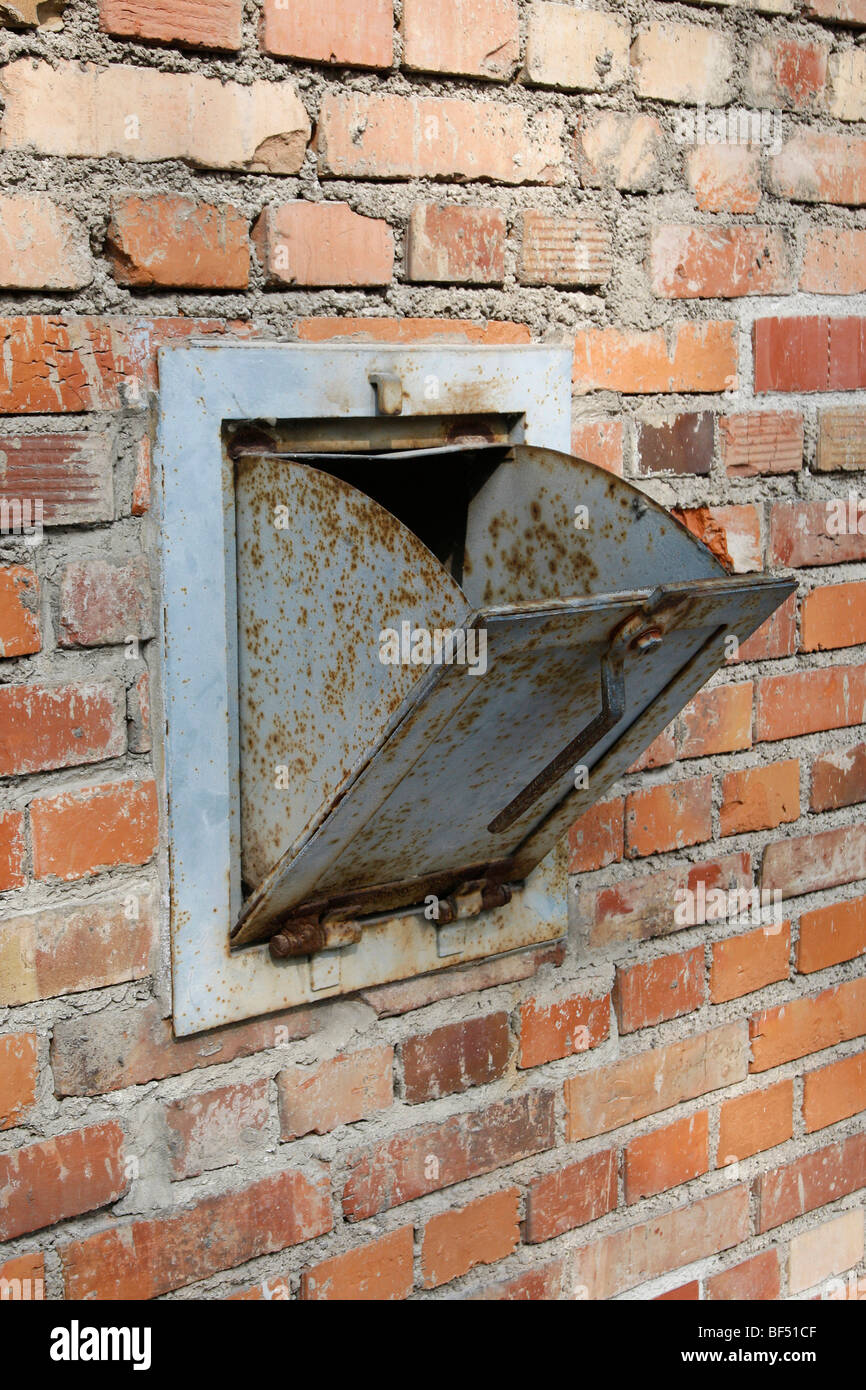 Großen Krematorium, Rutsche für die Gas-Kartuschen, Gaskammer, KZ-Gedenkstätte Dachau, Dachau, Bayern, Deutschland Stockfoto