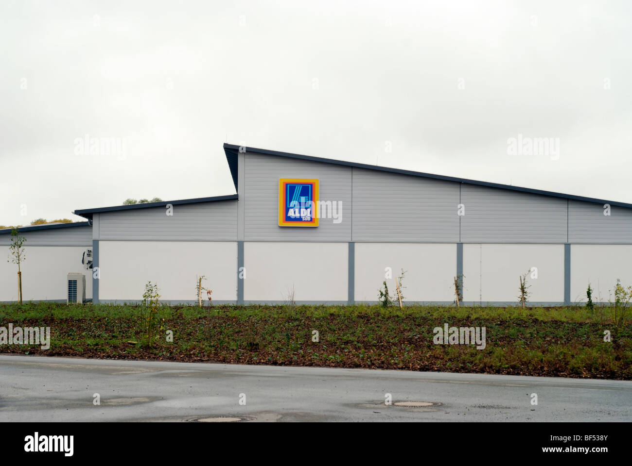 Aldi-Supermarkt in Süddeutschland Stockfoto