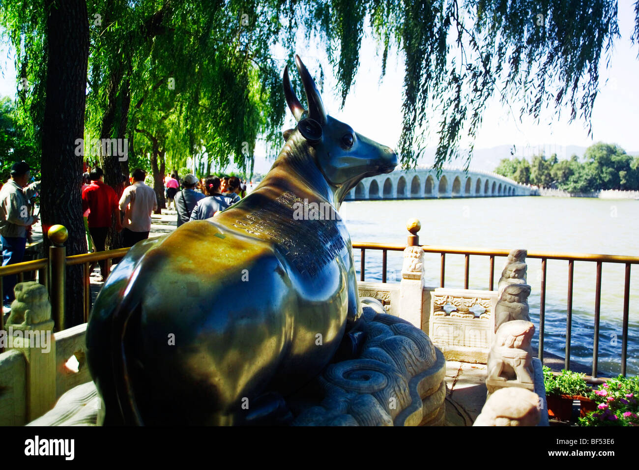 Bronze Stier, Sommerpalast, Beijing Stockfoto