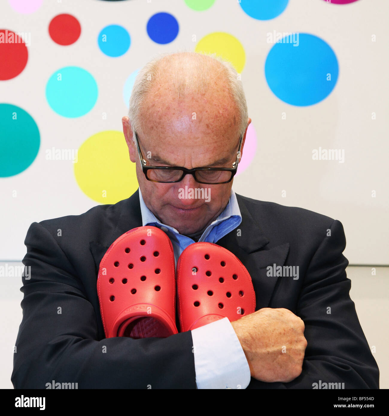 Crocs CEO John Duerden bei Crocs out-lassen Sie sich im Einkaufszentrum Westfield London Stockfoto