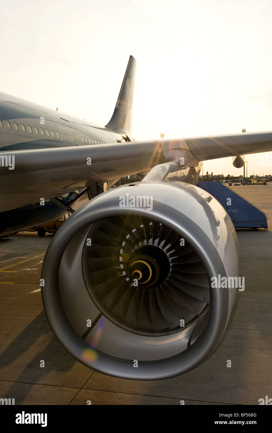 Turbine ein Airbus A330-200 der Fluggesellschaft Oman Air, Flughafen München, Bayern, Deutschland, Europa Stockfoto