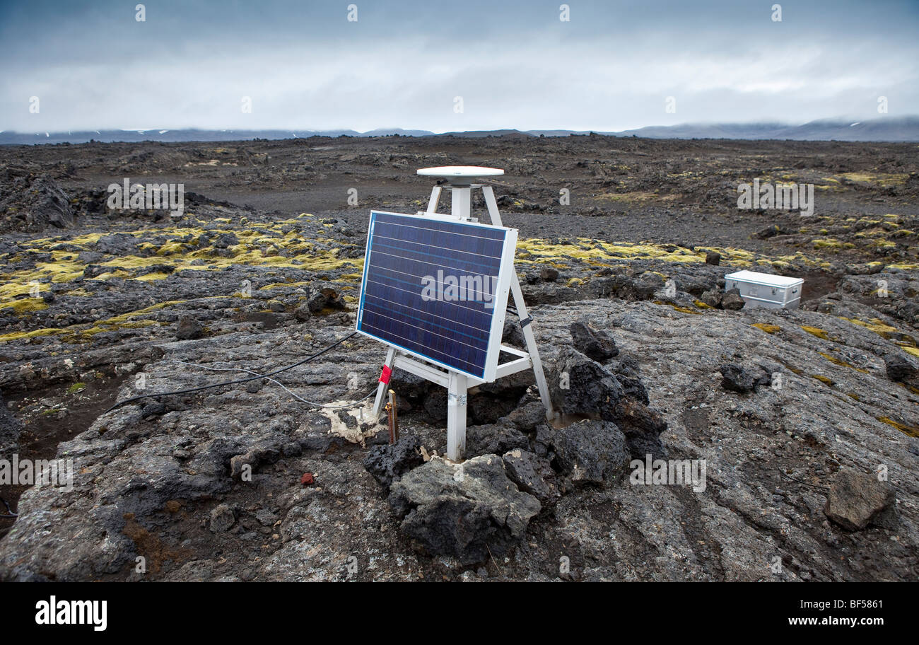 GPS-Gerät auf Lava Durchflussmessung Erdbebenaktivität, Gletscher Vatnajökull, Island Stockfoto