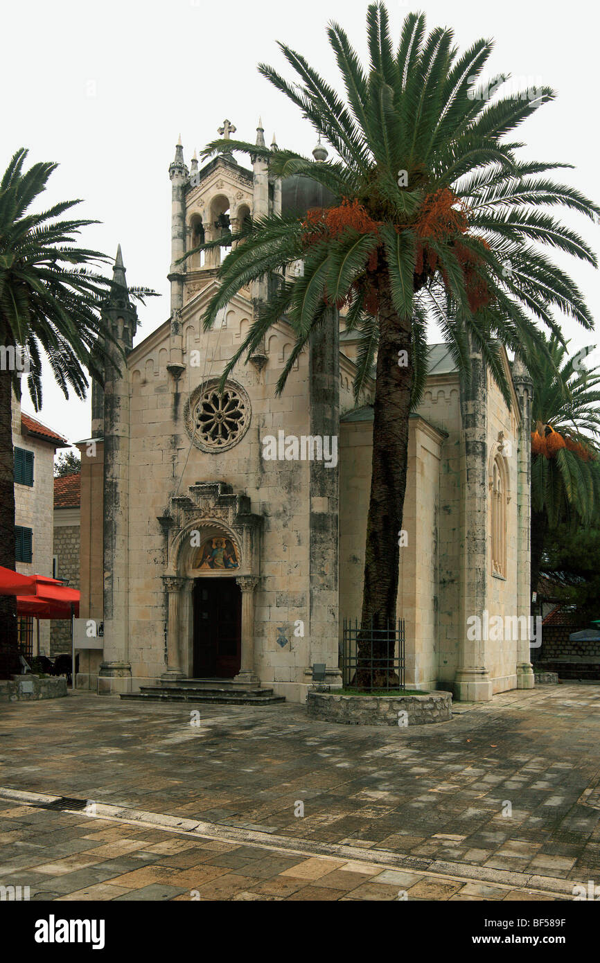 Die orthodoxe Kirche St. Erzengel Michael in der Stadt von Herceg Novi, Montenegro. Stockfoto