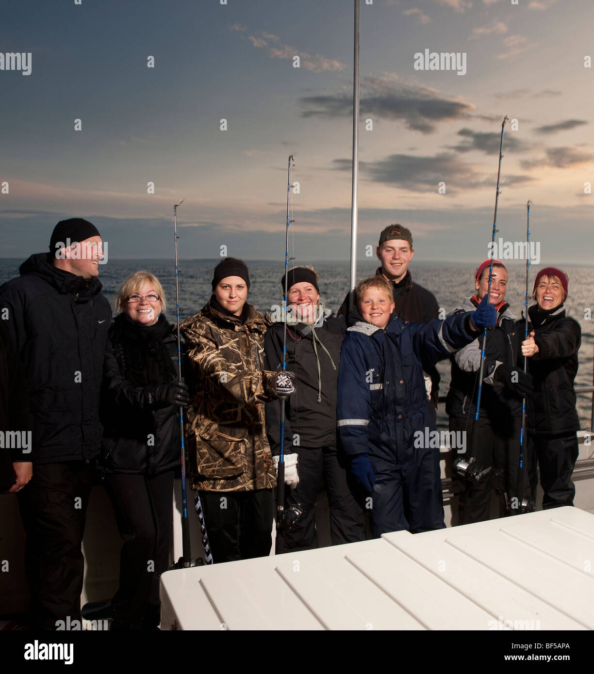 Angeln auf Dorsch, Nordatlantik, Raufarhofn, Island-Gruppe Stockfoto