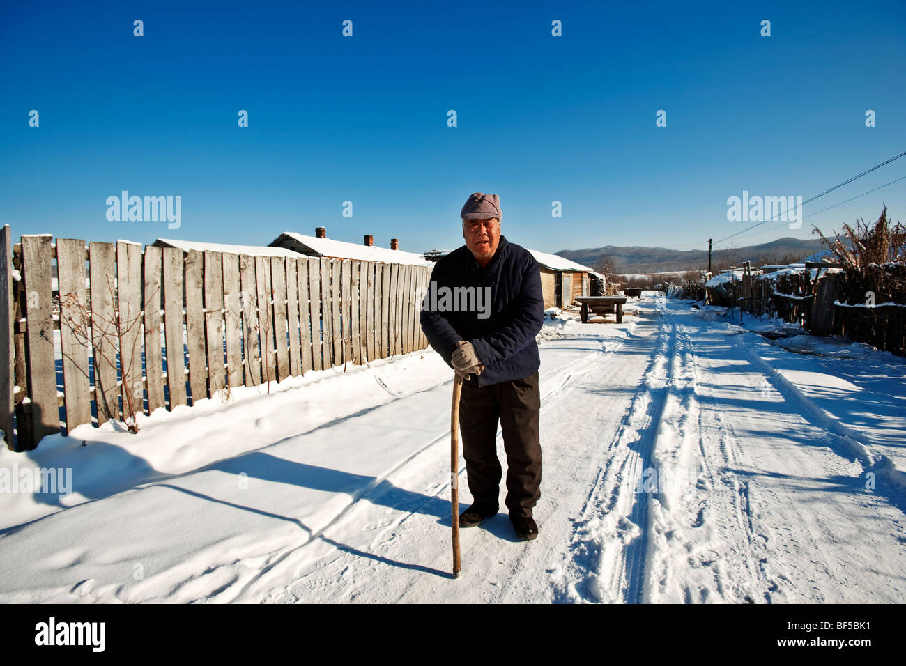 Im Ruhestand Wald Landarbeiter im Changbai-Gebirge, Jilin Province, China Stockfoto