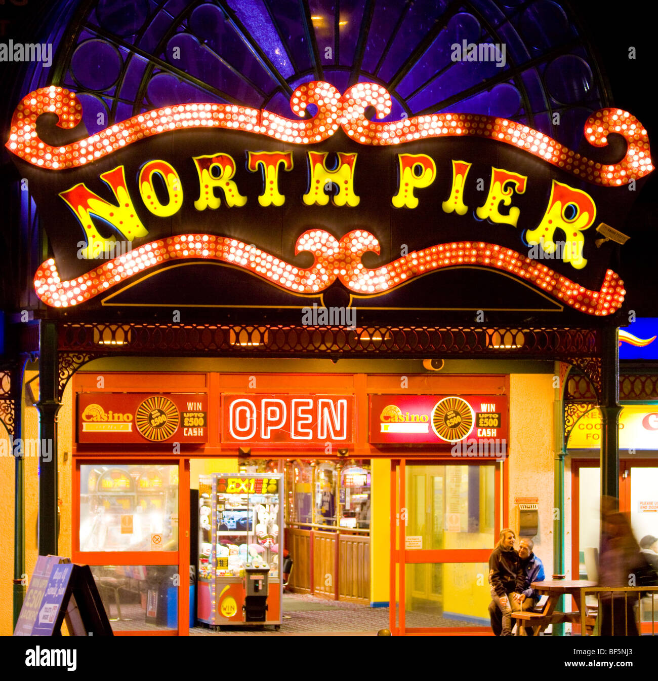 North Pier Zeichen Blackpool Illuminations Stockfoto