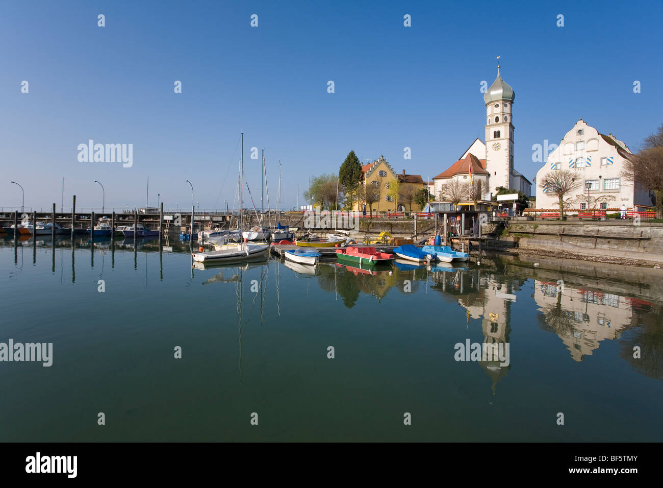 Kirche St. Georg, Boote, Hafen, Wasserburg, Bodensee, Bayern, Deutschland Stockfoto
