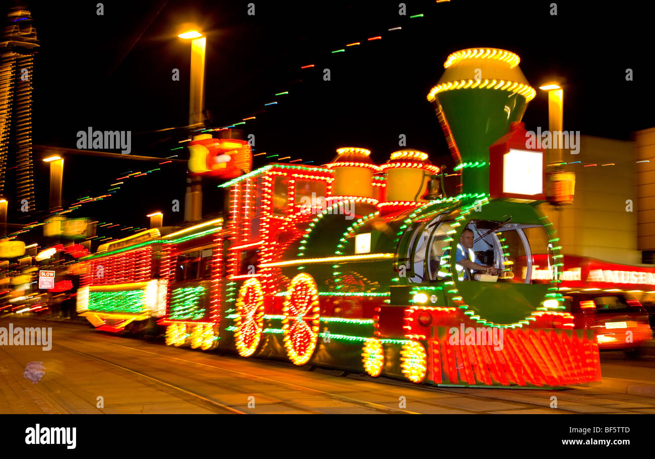 Bahn Straßenbahn in Blackpool Illuminations Stockfoto
