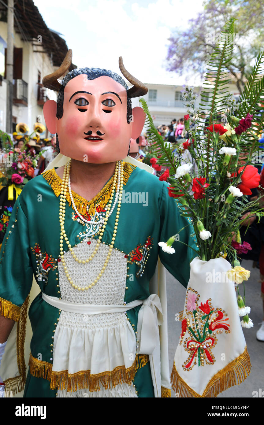 Peruanische Folklore Tanz "Los Diablos" erklärte vor kurzem nationale Kulturschatz von Peru in Cajabamba, am 6. September 2009 Stockfoto