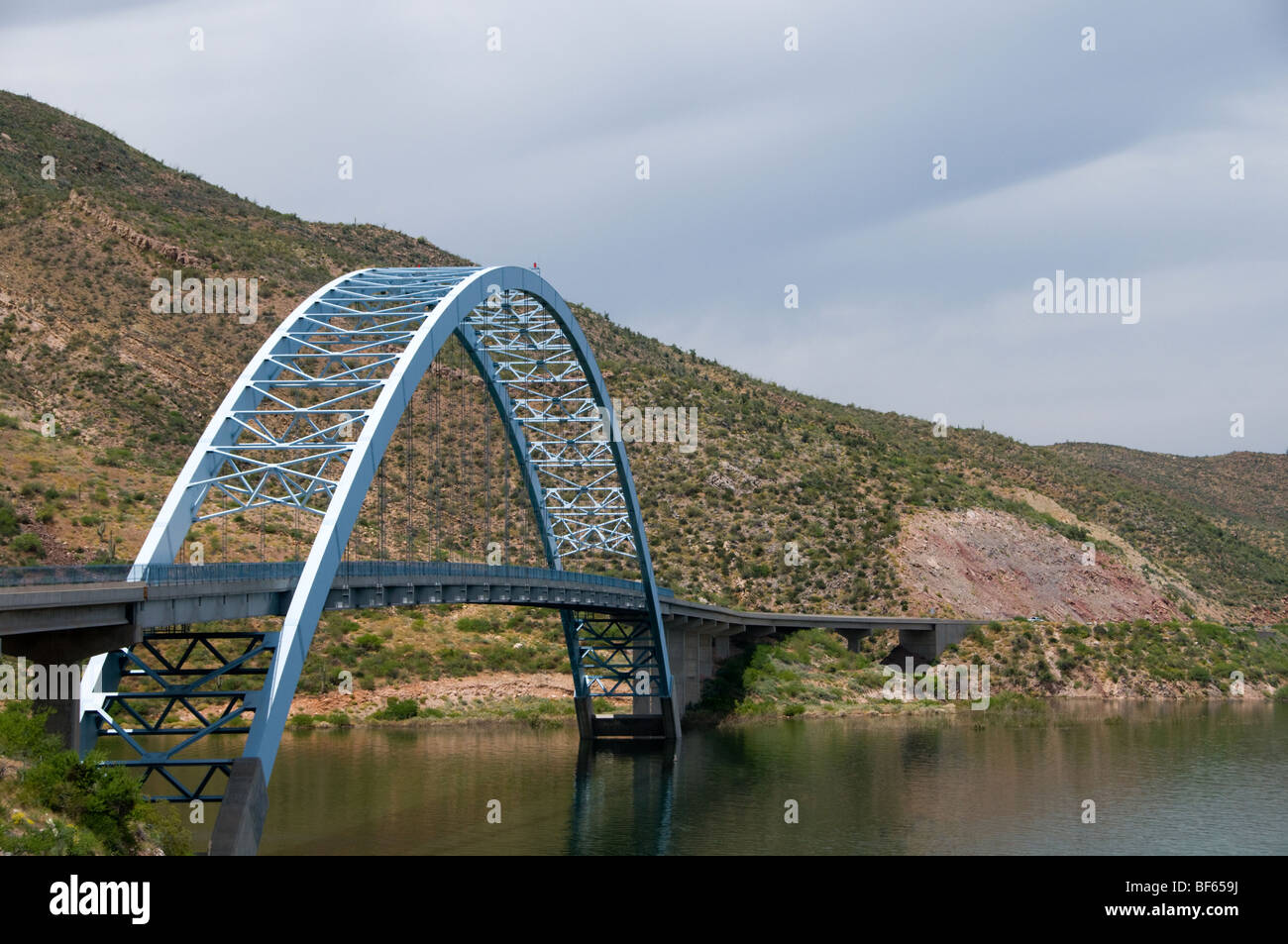 Brücke in der Wüste im Süden der USA Stockfoto
