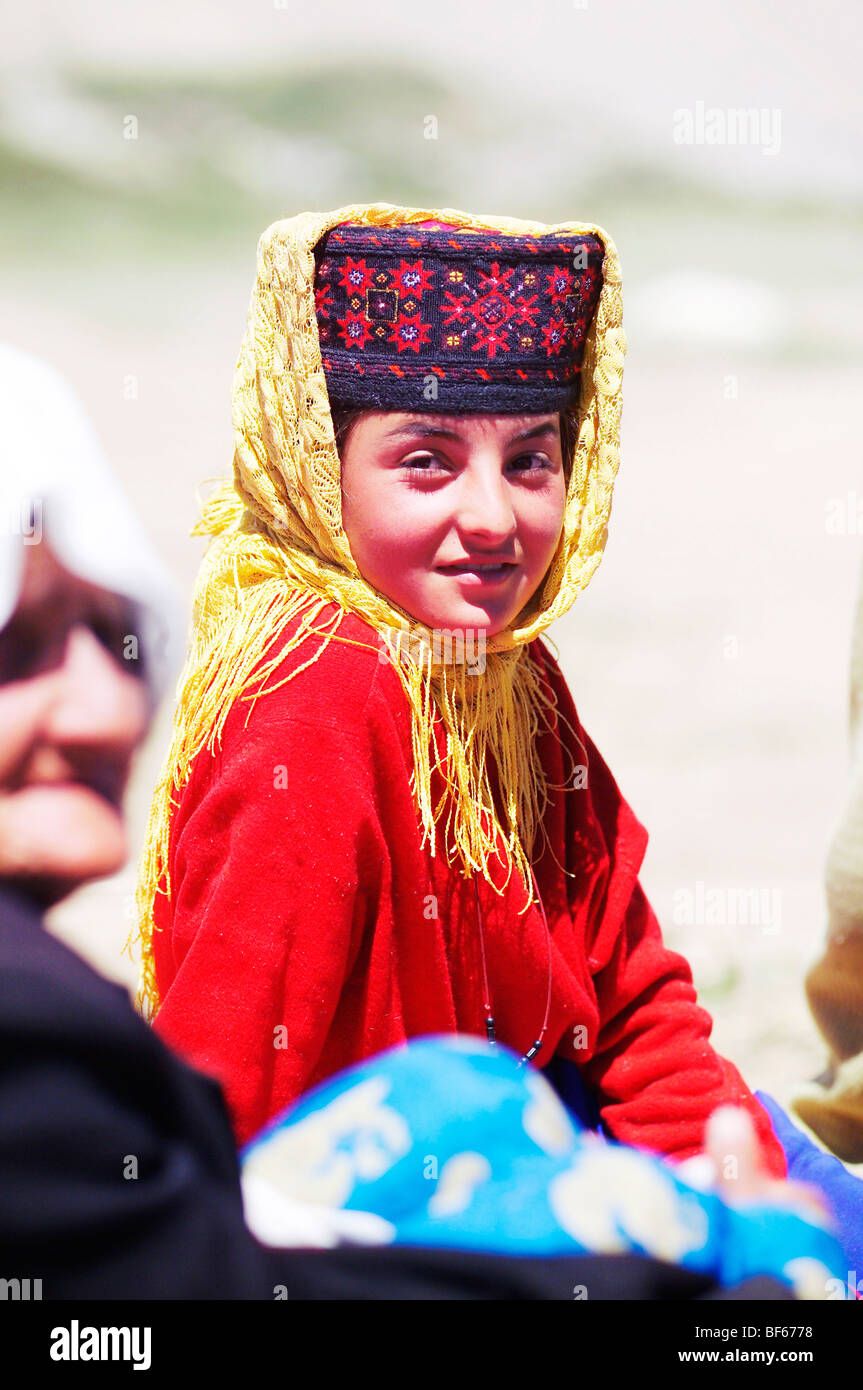 Tadschikistan-Frau in traditioneller Tracht, Artux, Xinjiang Uyghur autonome Region, China Stockfoto