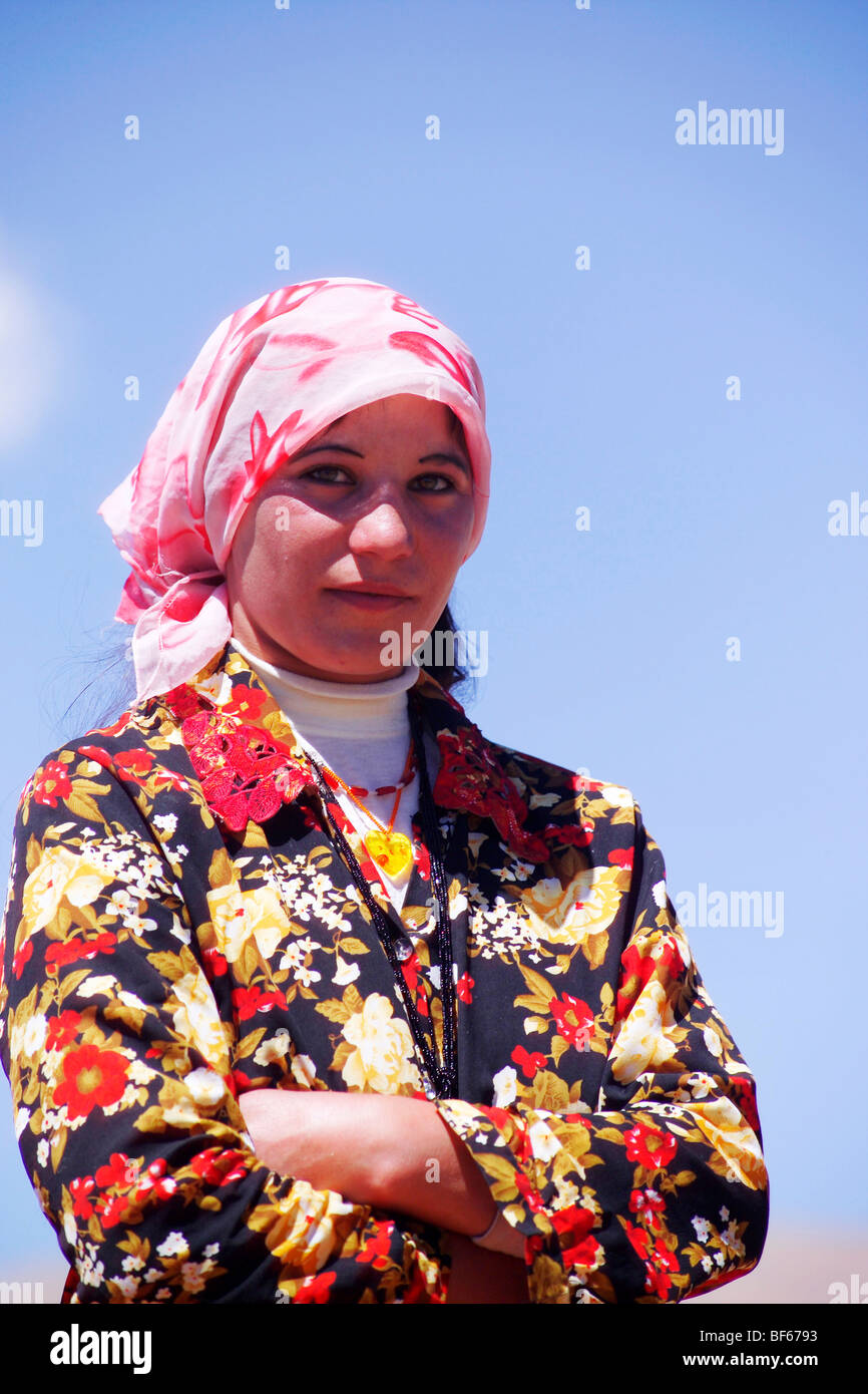 Tadschikistan-Frau in traditioneller Tracht, Artux, Xinjiang Uyghur autonome Region, China Stockfoto