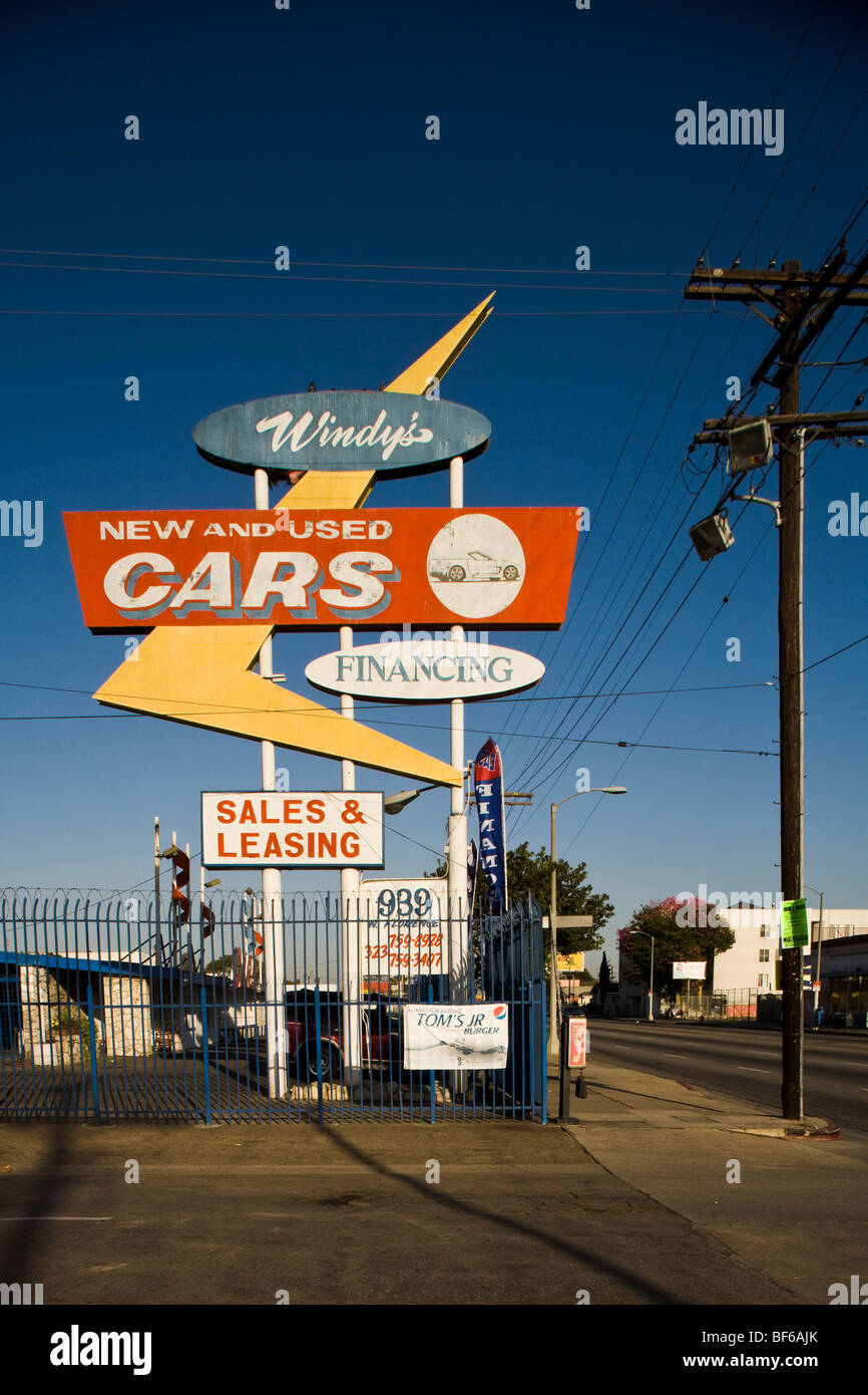 Windy benutzte Autos, Florenz Ave in Vermont, Los Angeles County, California, Vereinigte Staaten von Amerika Stockfoto