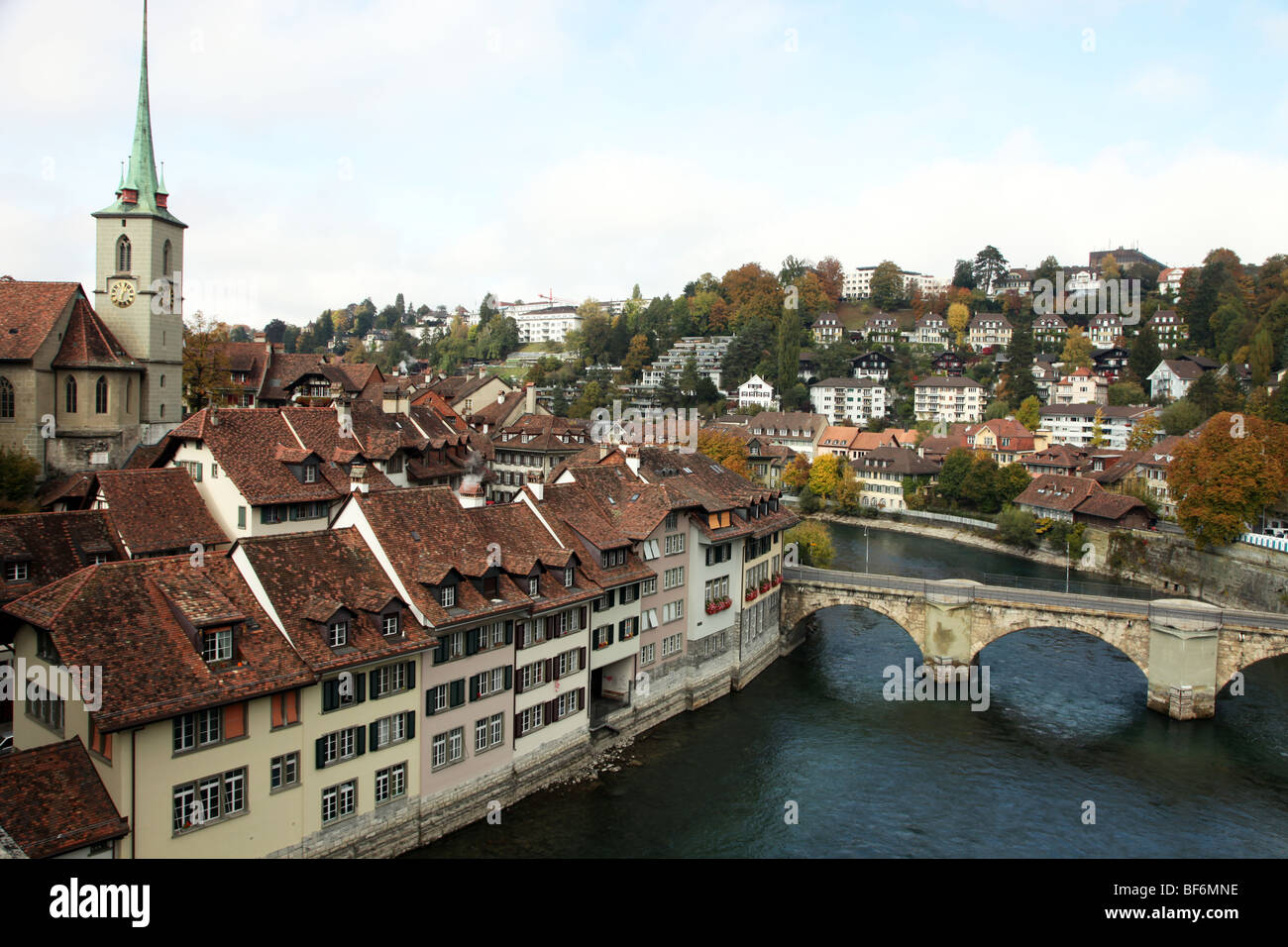 Berner Stadtbild zeigt mittelalterliche Stadt, Fluss Aare, Untertorbrucke Stockfoto