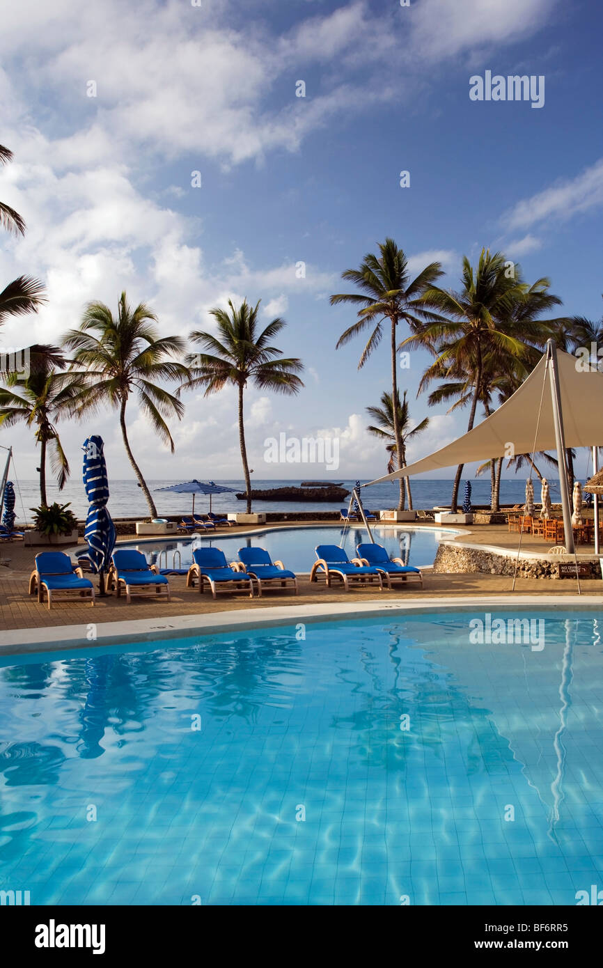 Pool-Bereich in Hemingways Resort - Watamu, Kenia Stockfoto