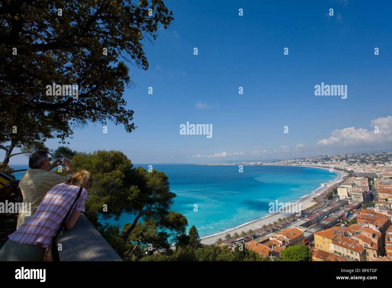 Stadtbild, Strand, Blick vom Parc Du Chateau, Nizza, Cote D Azur, Provence, Frankreich Stockfoto
